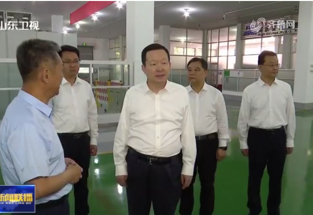周乃翔省長(cháng)蒞臨新風(fēng)光電子科技股份有限公司視察指導
